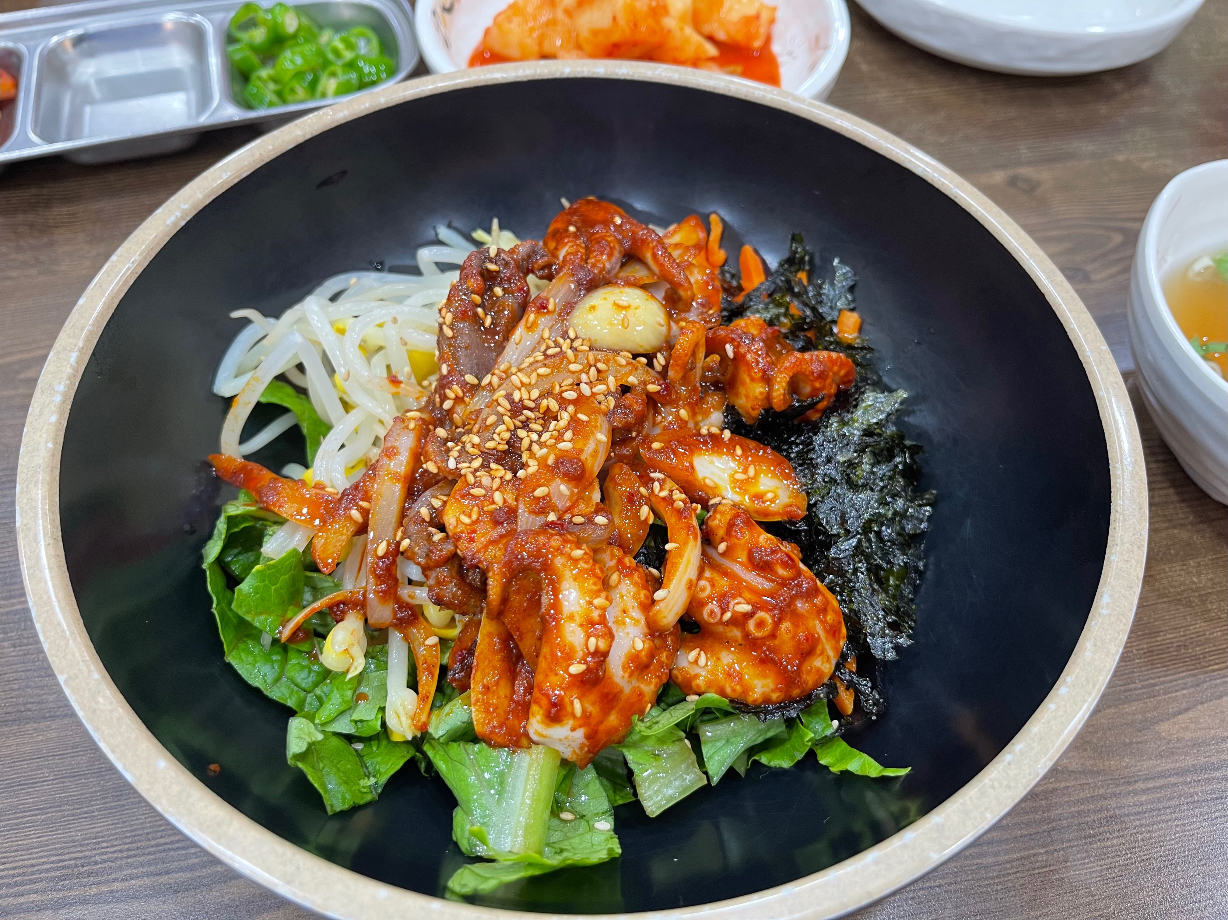  이제는 덥네, 오늘 점심은 쭈꾸미비빔밥