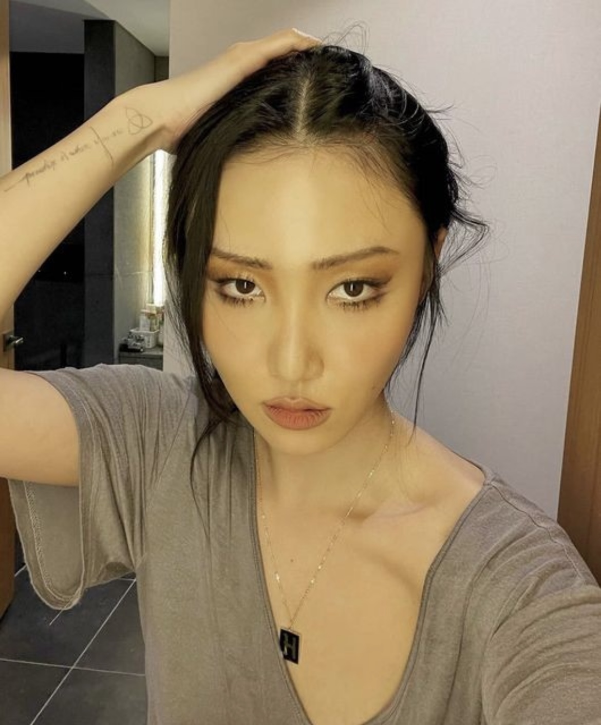  가수 화사 나이 및 남자친구 열애