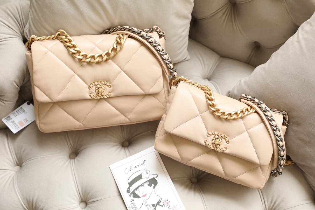  [CHANEL] 샤넬 19 핸드백 AS1160 B02511 N5326 (2 SIZE)