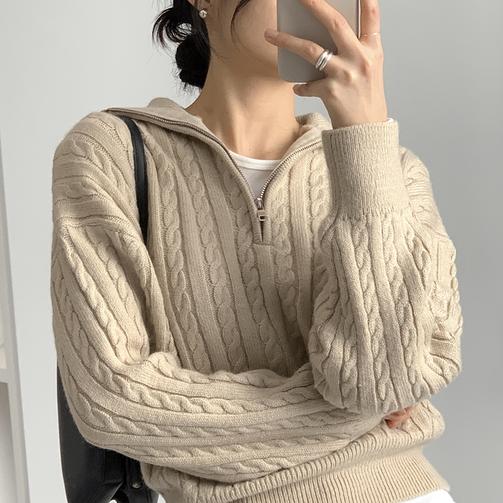 리보르노 루즈핏 터틀넥 꽈배기 니트집업