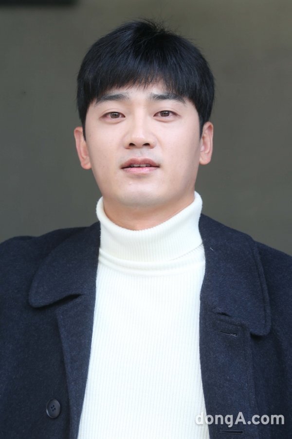 윤석현 배우 프로필 나이 결혼 아내 정인영 인스타 화보 과거 출연작 드라마