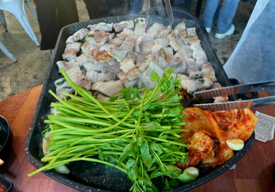 김치미나리삼겹살 (150g+)
