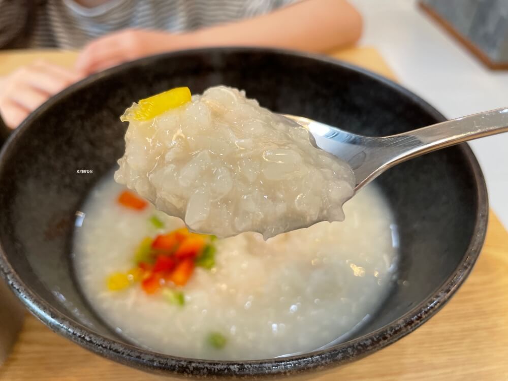 수원 광교 맛집 논현 삼계탕 광교점 - 닭죽 한 수저
