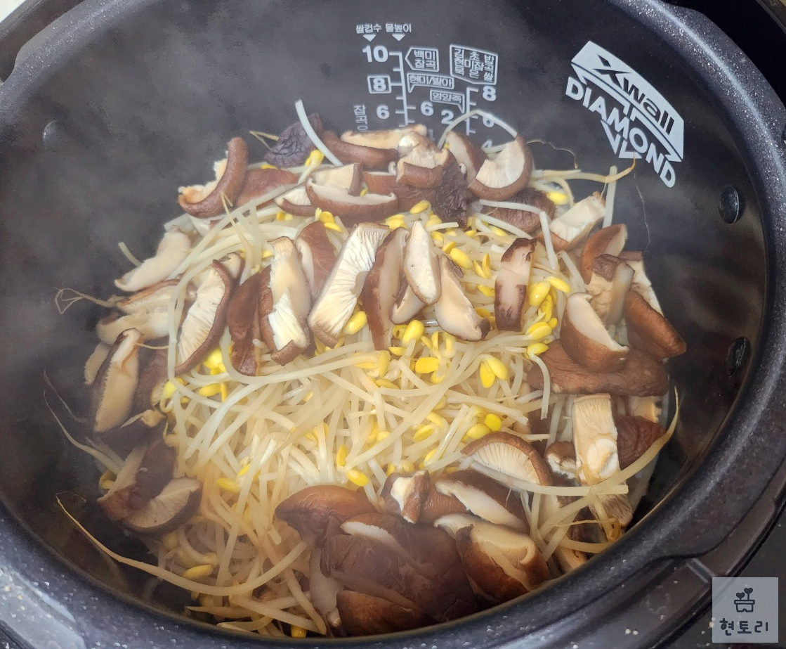 표고버섯 콩나물밥