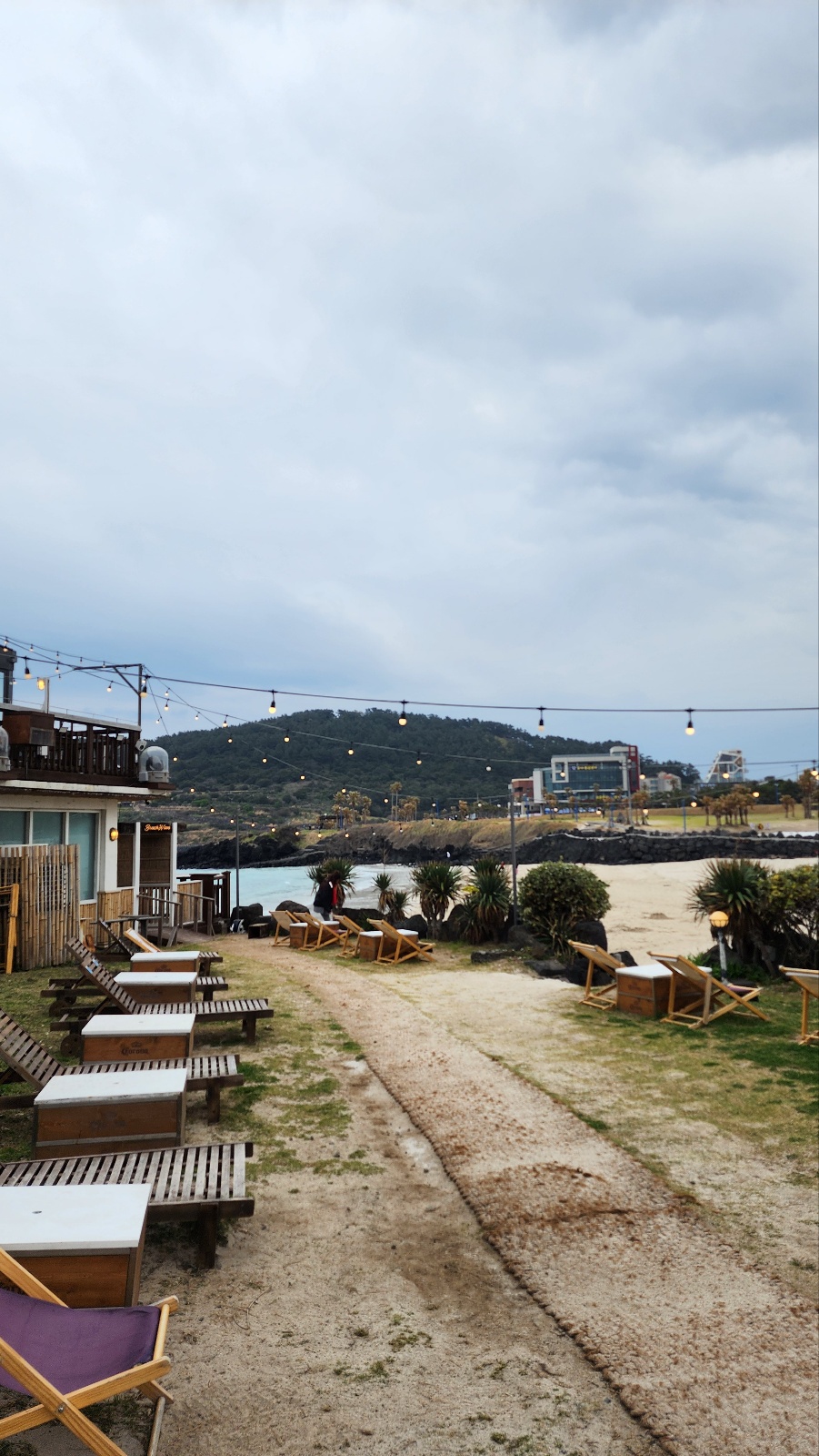 제주도 함덕 카페 델문도 - 바다 전망과 베이커리로 사랑받는 핫플레이스
