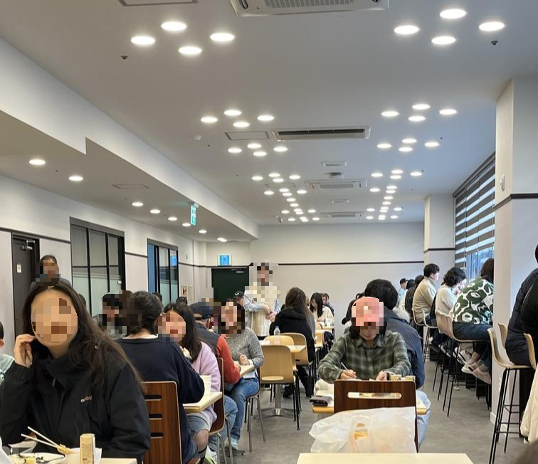 조식코너 테이블입니다