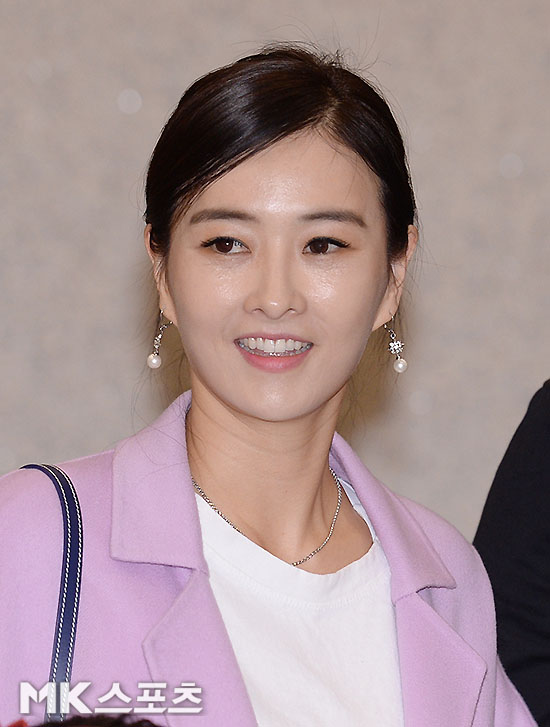  삼성 vs SSG 경기, 추신수 아내의 정리하는 라면 용기