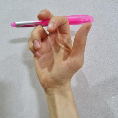 연필을 이용한 관절 움직임 연습