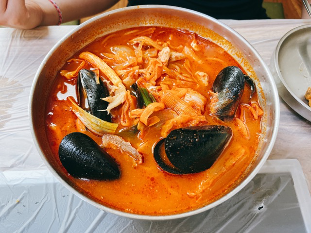  [국수닭] 춘천 국수 맛집! 닭국수랑 강황치킨까지 같이