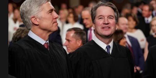  빠른 속도로 새 시대 여는 미 연방대법원 보수세력 ㅣ 종교 표현 자유, 6대 3 인용 VIDEO: With sweep and speed, Supreme Court’s conservatives ignite a new era l Coach prayer on school field OK’d by court