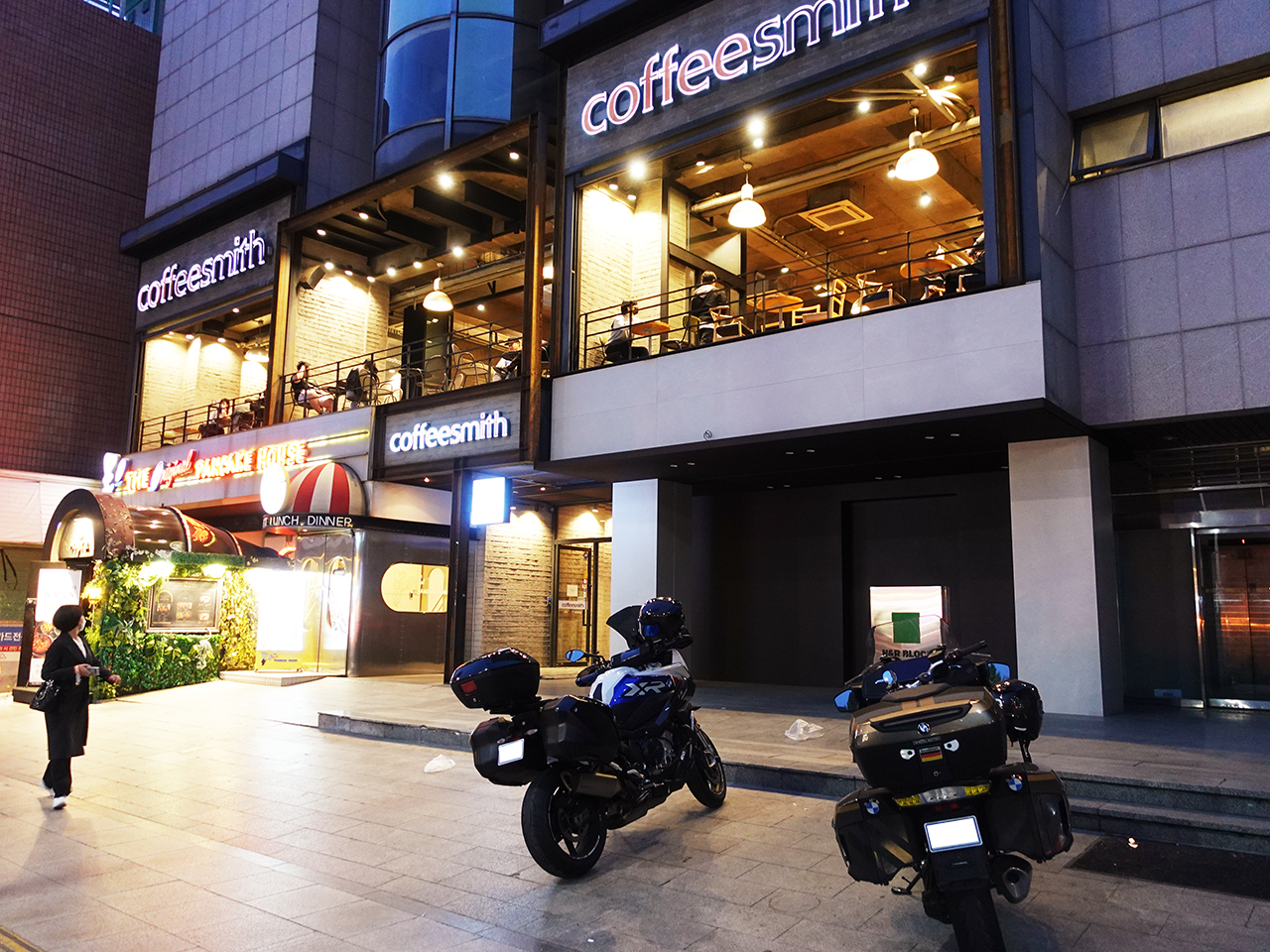  커피스미스 이태원점 (COFFEE SMITH in ITAEWON)