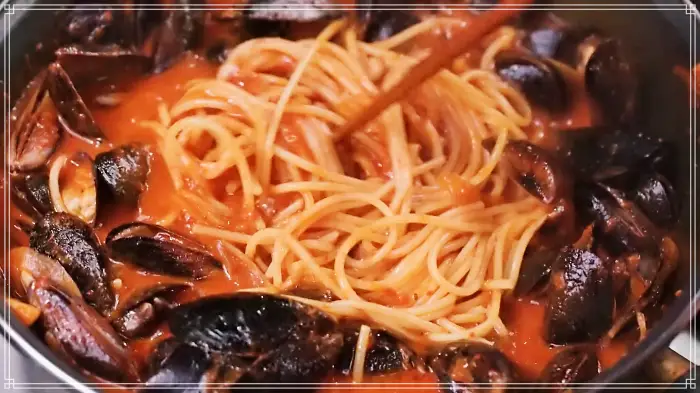 KBS 편스토랑 어남선생 류수영 만원 파티요리 진하고 칼칼한 토마토 홍합 파스탕 레시피 만드는 방법 소개