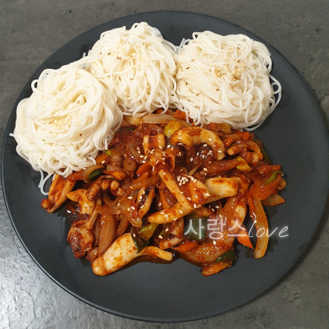  오징어 비빔국수 만들기 핵꿀맛 오징어 소면