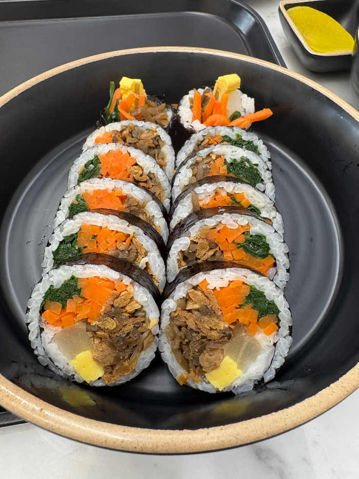 Bangbaegimbap (방배김밥) 3