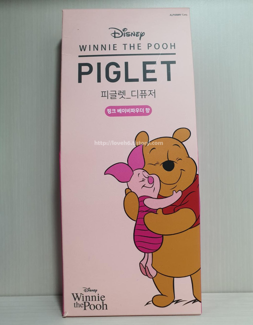 마지막으로 구매한 제품은 피글렛 디퓨저 입니다 핑크핑크한 케이스안에 제품이 들어있습니다