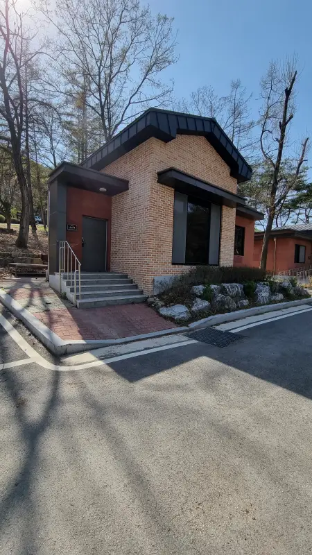  계곡 물놀이 하러 가기 좋은 시설 좋은 충주 봉황 자연휴양림