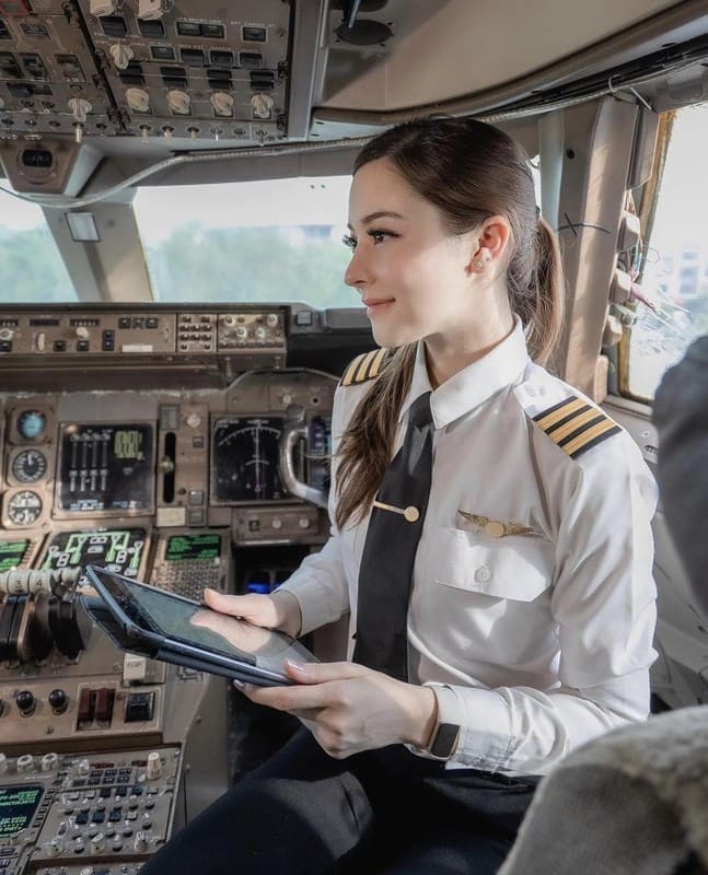 세계 최고의 미녀 파일럿? VIDEO:The Most Beautiful Female Pilot?