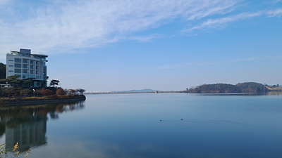 호수 풍경 사진