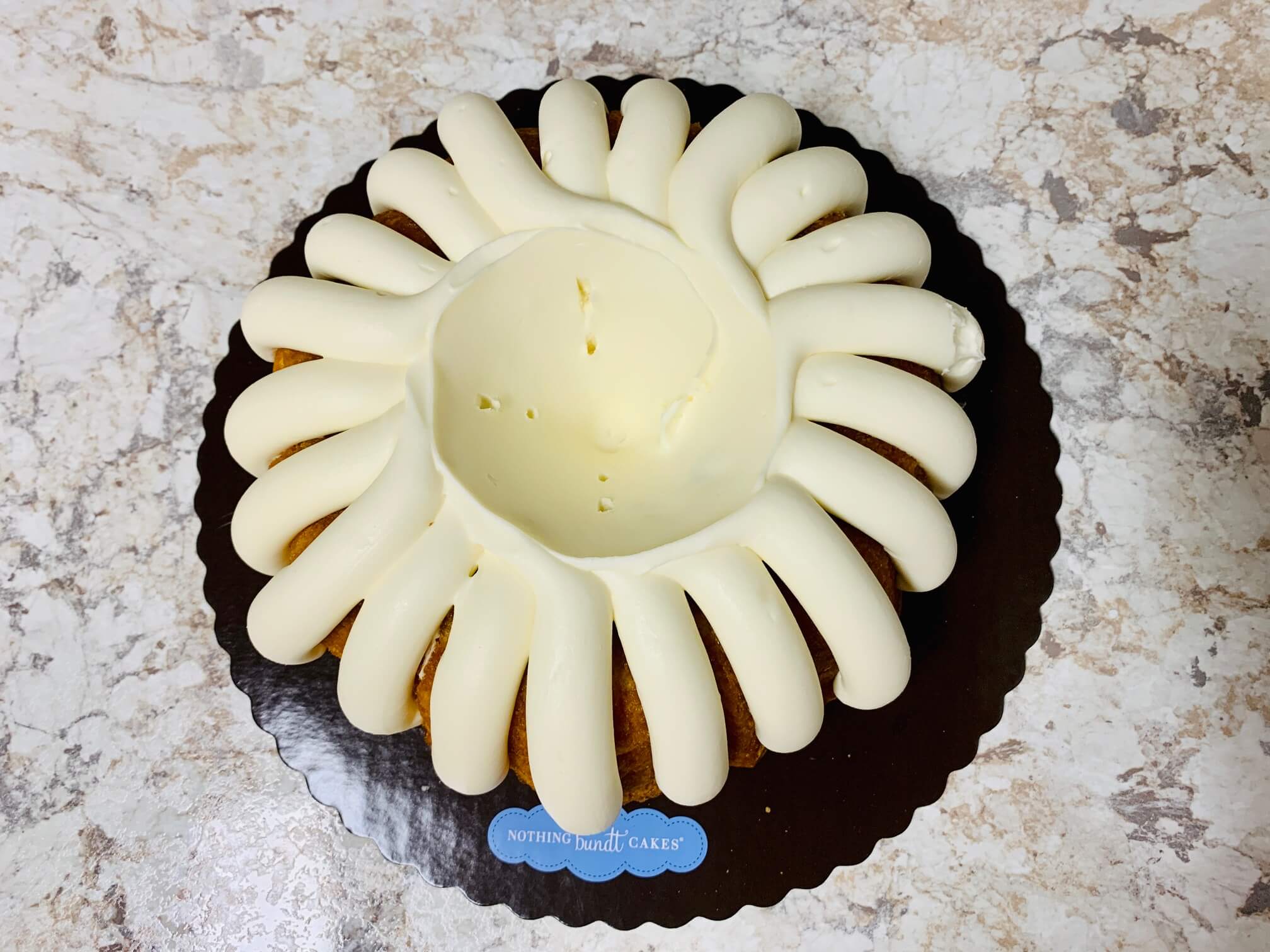 흰색-크림-케이크-모습