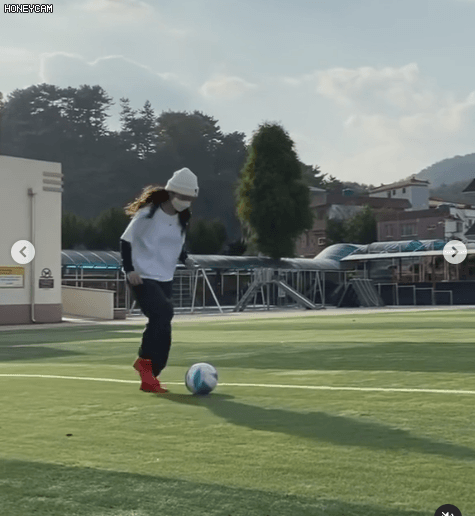  송소희 축구 연습 움짤.gif
