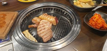 돼지고기 모둠
