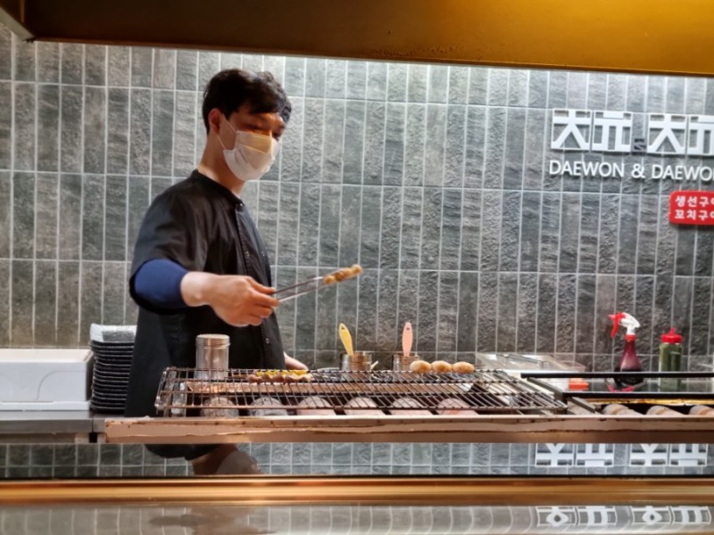 대원앤대원 다찌석