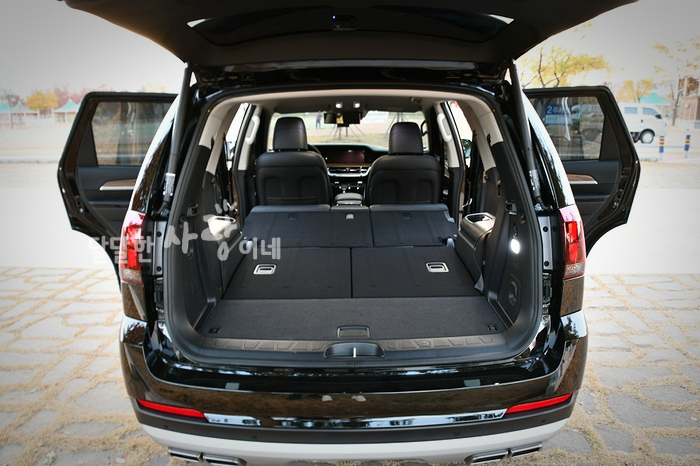 Majave the Master Platinum 7인승 실내가 압도적입니다. 3