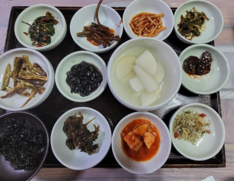밥하는 꿈, 밥이 설익은, 죽은 사람과 밥먹는, 밥 차리는, 밥상을 발로 차버리는 꿈해몽, 콩밥 먹는, 빨간색 밥, 탄 밥 먹는 ...