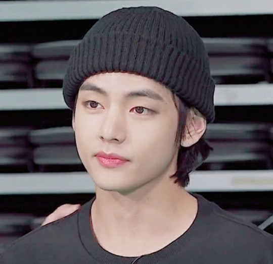  방탄소년단 뷔 '7월 7일 하루만 볼 수 있다면 보고 싶은 아이돌' 1위