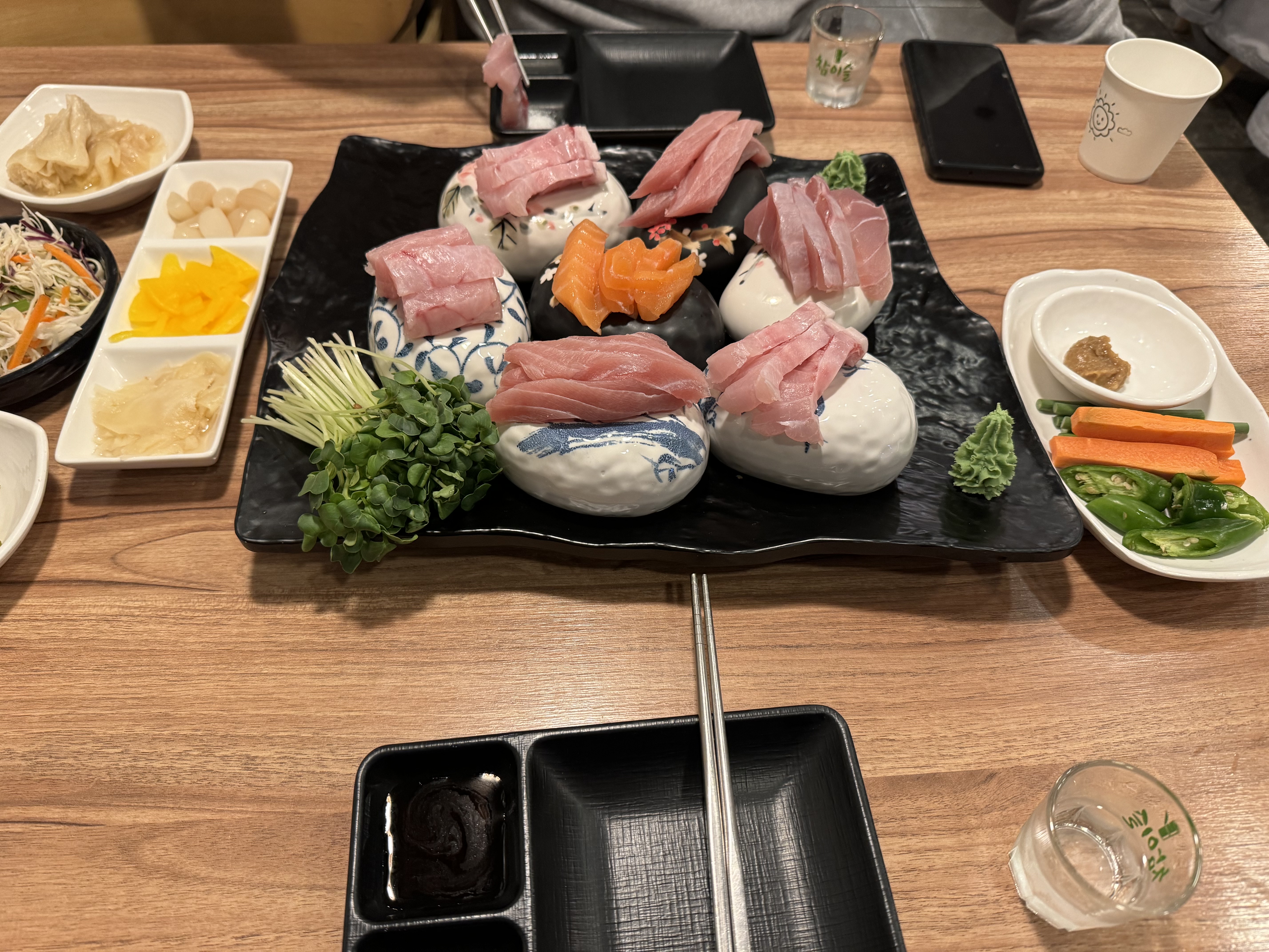 Hwangsosutbulkkomjangeo (황소숯불꼼장어) 1