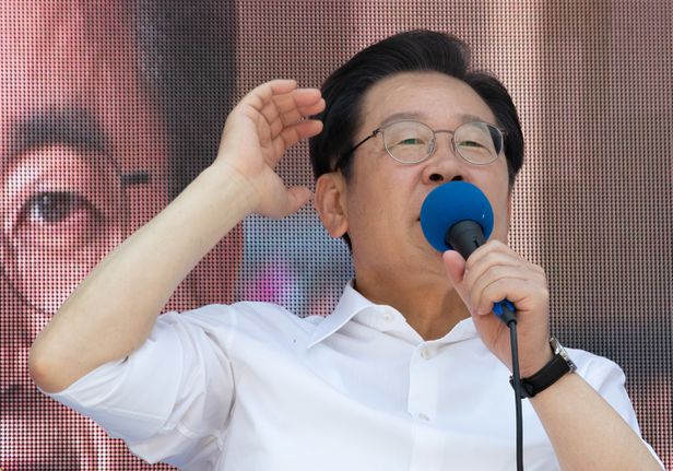  이재명 더불어민주당 총괄선거대책위원장 ARS 여론조사는 부정확 현장 반응 달라도 많이 달라 큰물의 흐름, 깊은 강물의 흐름은 전화 면접 조사가 잘 잡아내고 아전인수