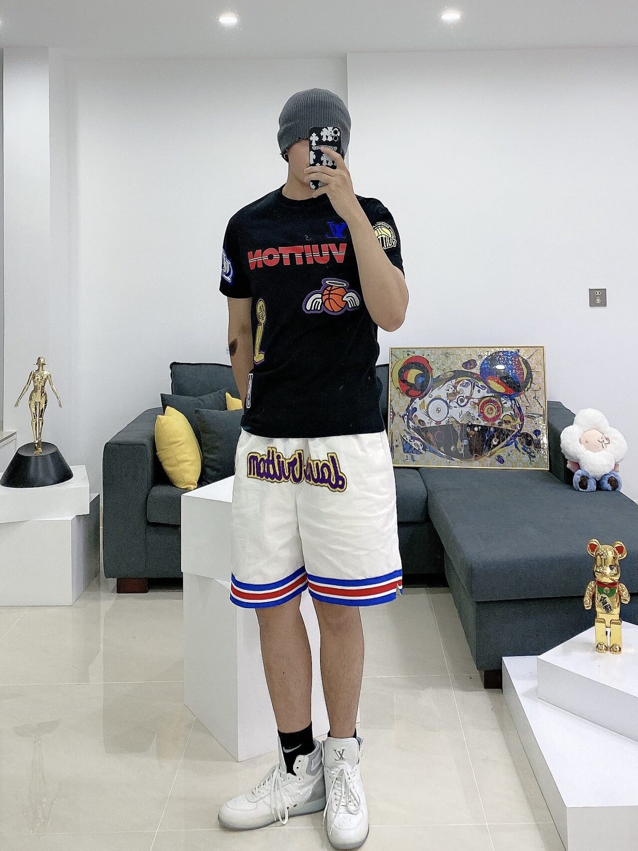  [LOUIS VUITTON x NBA] 루이비통 X NBA 멀티 로고 반팔 티셔츠 1A8XEB (2 COLOR)