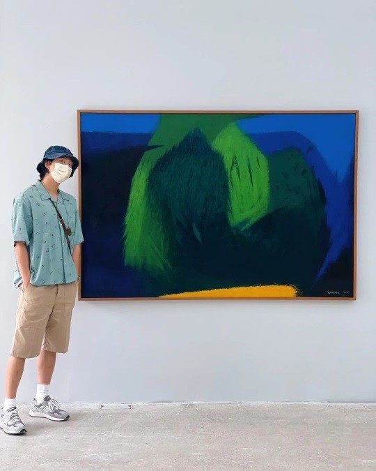  방탄소년단 RM, 컴백 하루 앞두고 전시 관람! "산은 내 안에 있다" [사진]