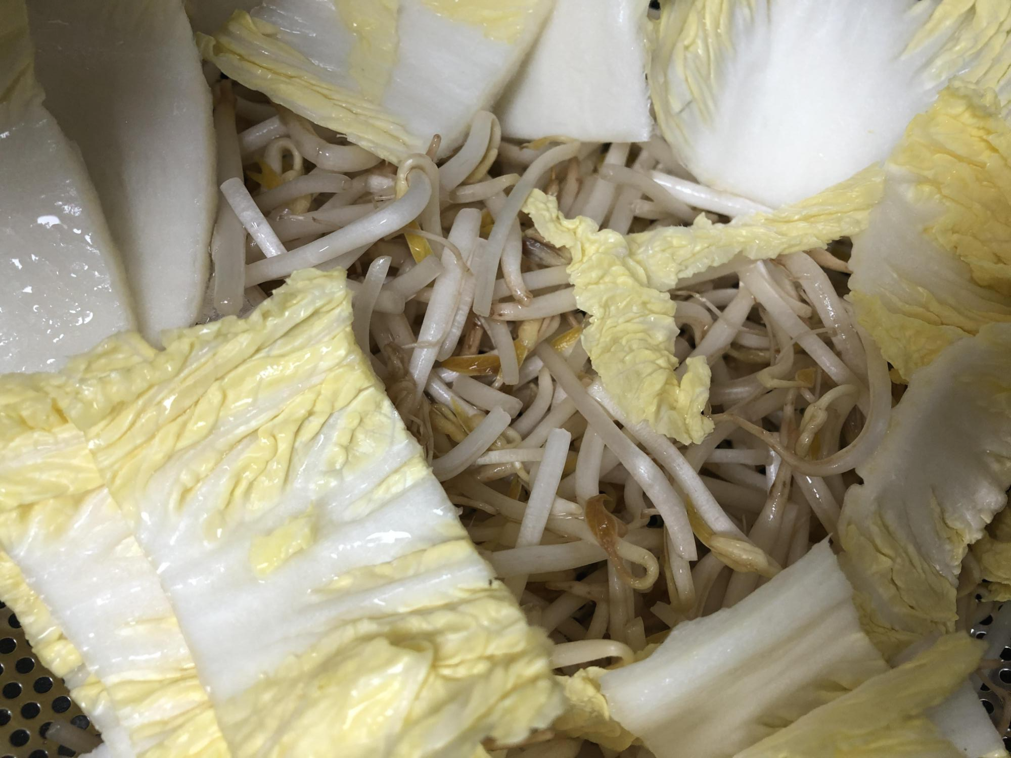  대패삼겹살배추숙주찜 - 간편건강식 다시마로 잡내잡기가능!