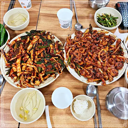  토밥 좋아, 토요일은 밥이좋아 경주 충효동 연탄불 직화구이 돼지불고기 맛집 100회 토밥즈 MBTI 레이스 석쇠 오징어불고기 가격 위치 어디