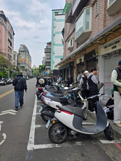 라뜰리에루터스