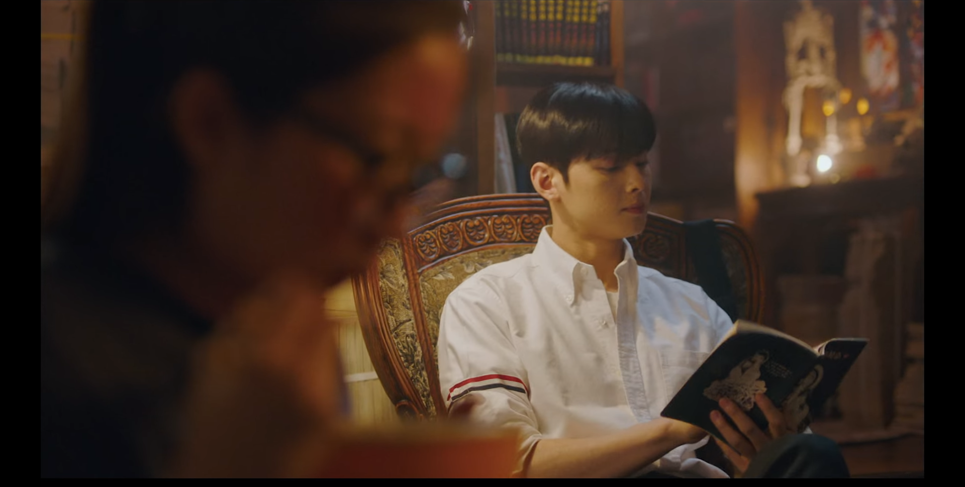 책을 읽는 이수호