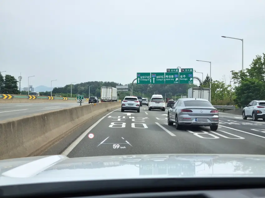 팰리세이드 하이브리드로 고속화도로를 달리던 모습입니다.