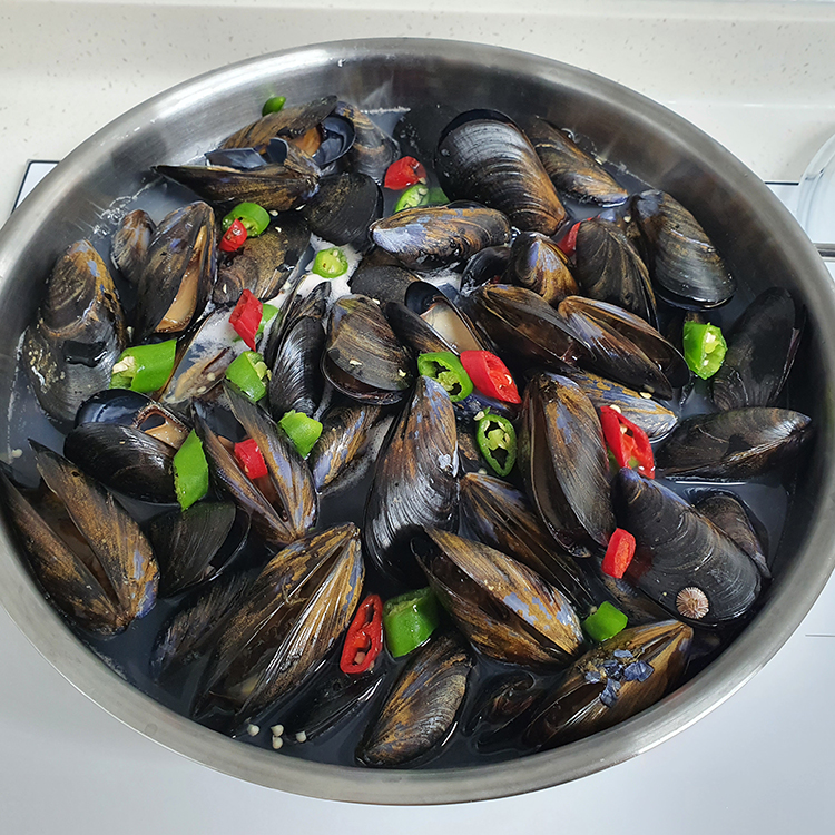  포장마차에서 맛본 매콤한 홍합탕 만드는 법 | 시원하고 진하게