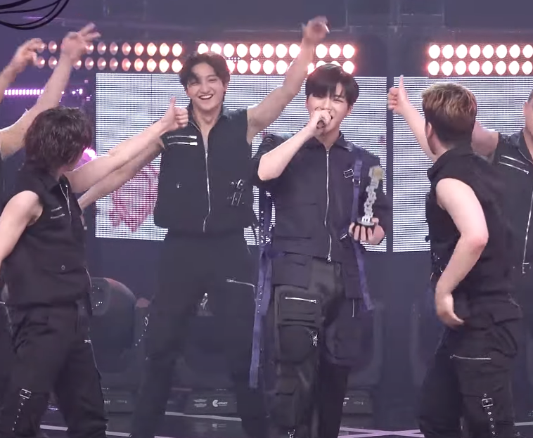mbc 음악중심1위 200815 MBC 쇼! 음악중심 강다니엘 10