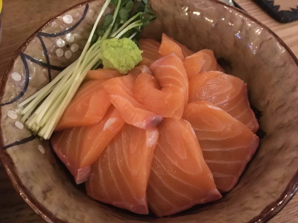  하치 돈부리