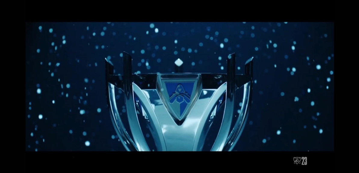 League-of-legend-world-championship-trophy.