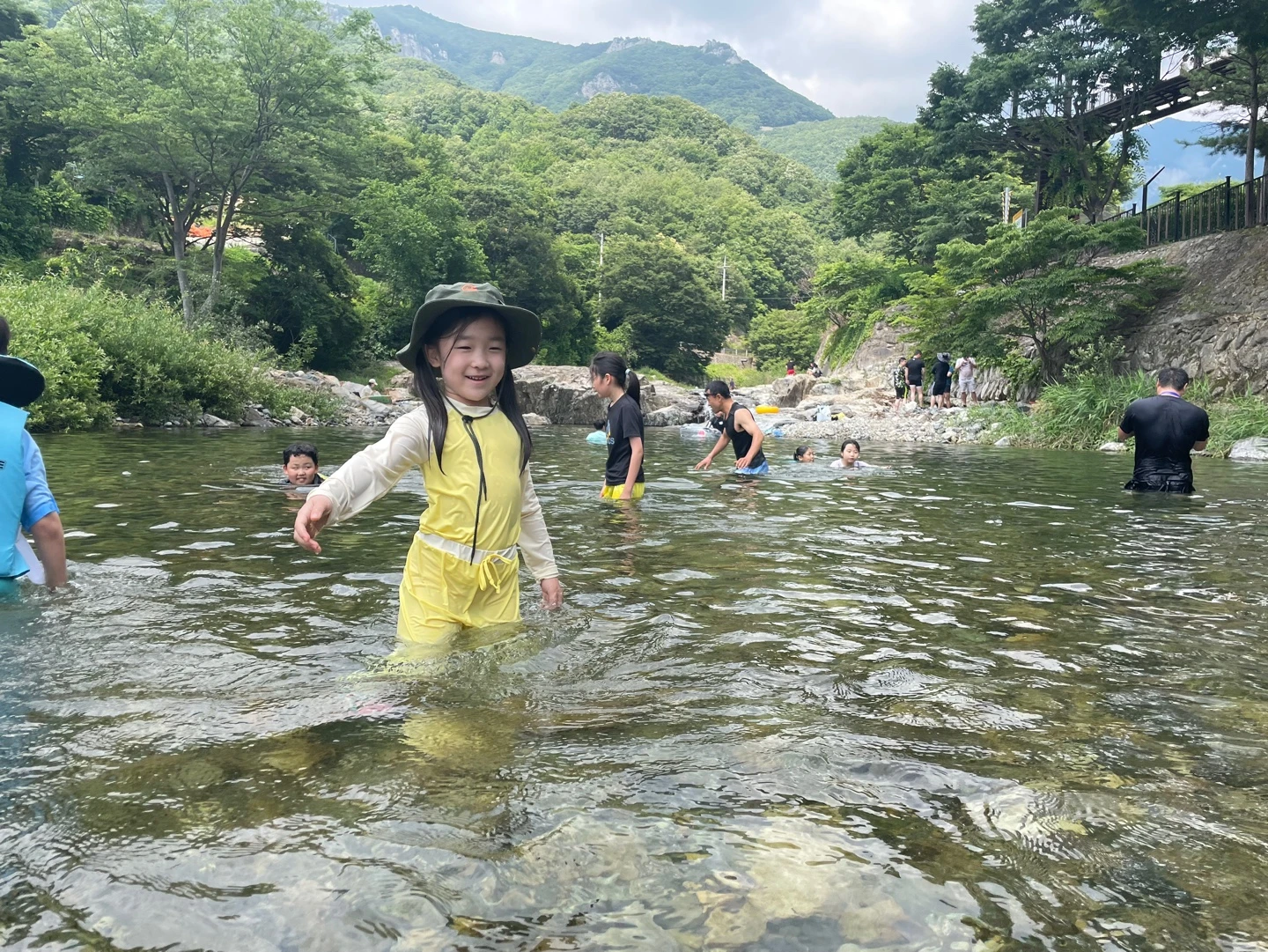 밀양 표층사 계곡