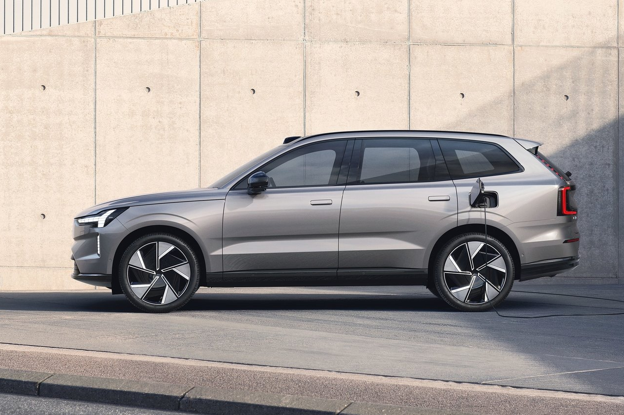 전기 플래그십 SUV '볼보 EX90'…한국, 2023년 하반기 공시 5