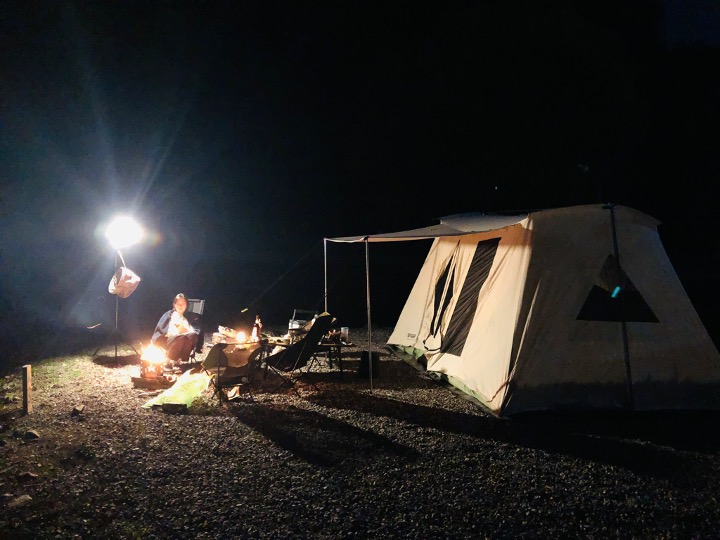 클래식잭 140 텐트 야간 설치 사진