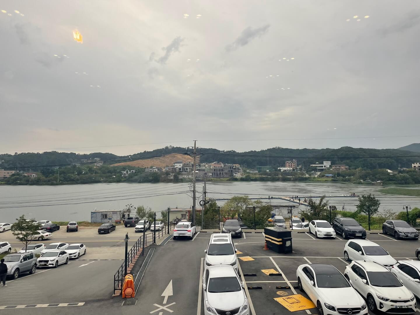 2층 창가에서 바라본 칠곡저수지