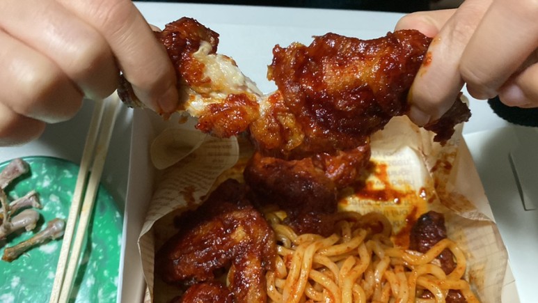 순수치킨 매콤아찔 맛있어서 자꾸 3