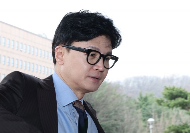 최근&#44; 한동훈 법무부 장관이 검수완박 법에 대해 &quot;위헌이지만 유효?&quot;라는 발언을 한 것으로 알려졌다. 이 발언은 대한민국 정치권을 중심으로 큰 논란이 일고 있다.