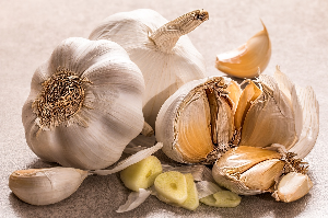Korean Soul Food: The Effects and Storage Methods of Garlic.