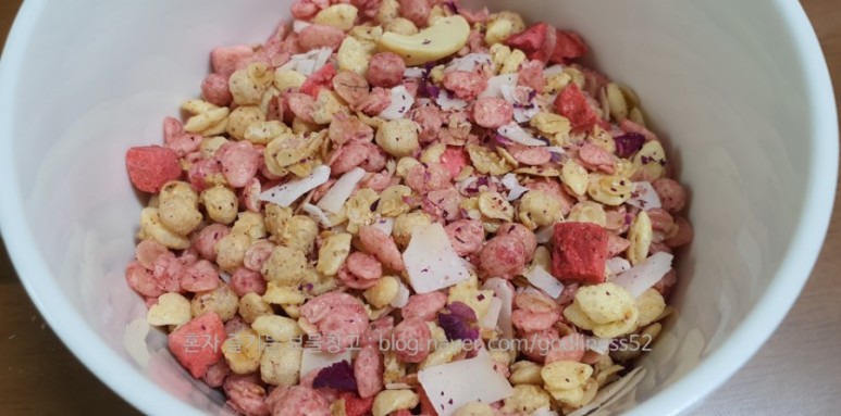 오자크 OCAK 가쓰카츠 오트밀 씨리얼 마구 먹어치우는 샤오잔 광고 12